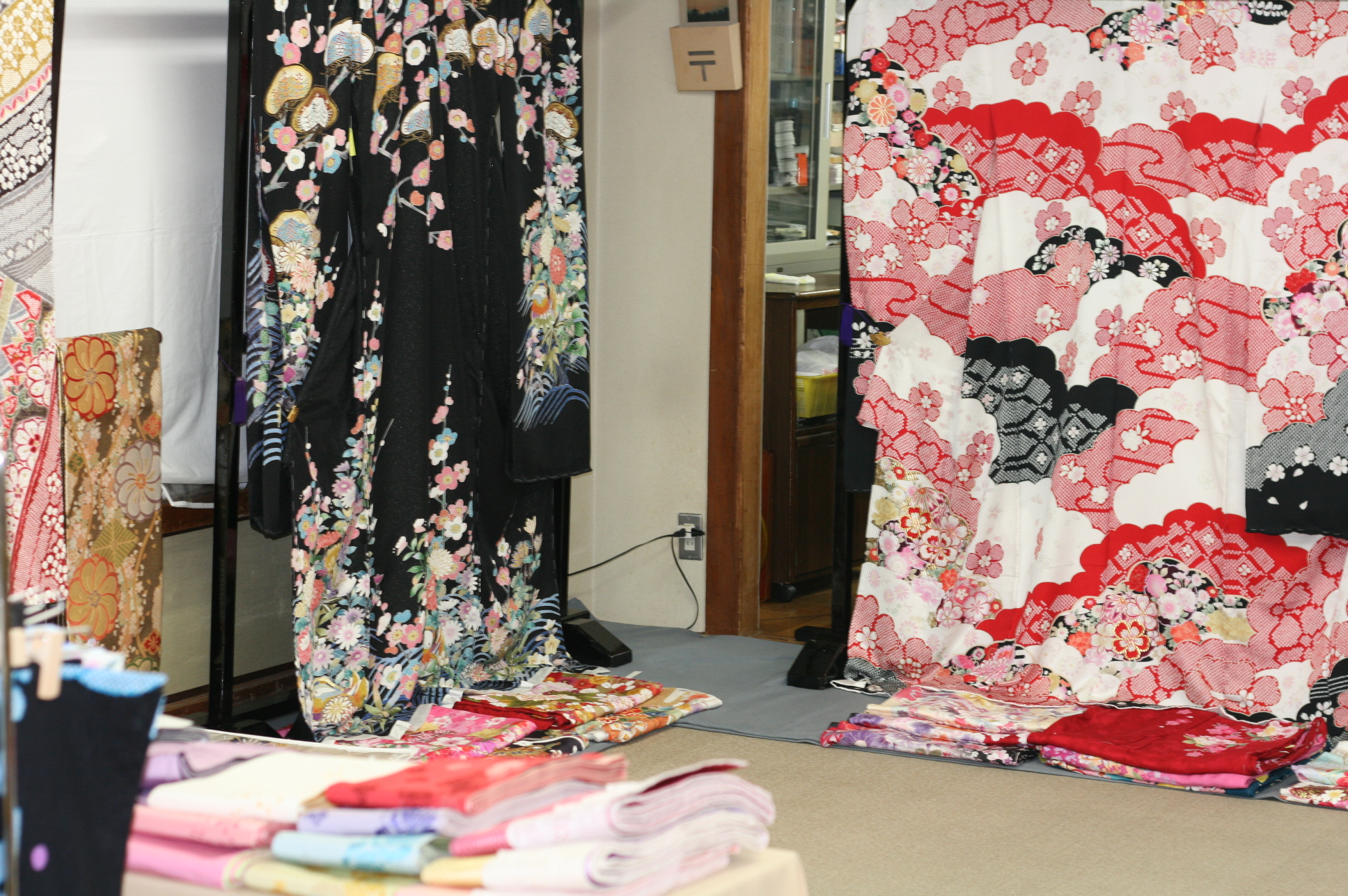 新品 反物価格 正絹 長襦袢 和装 着物 呉服 まわる お洒落な襦袢 13.5m 